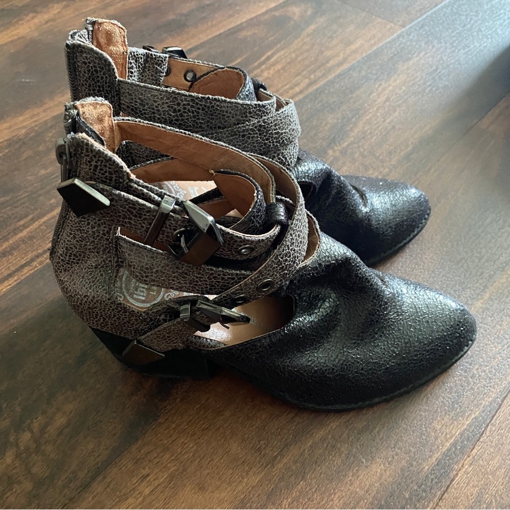 Jeffrey campbell vintage everly mirror booties